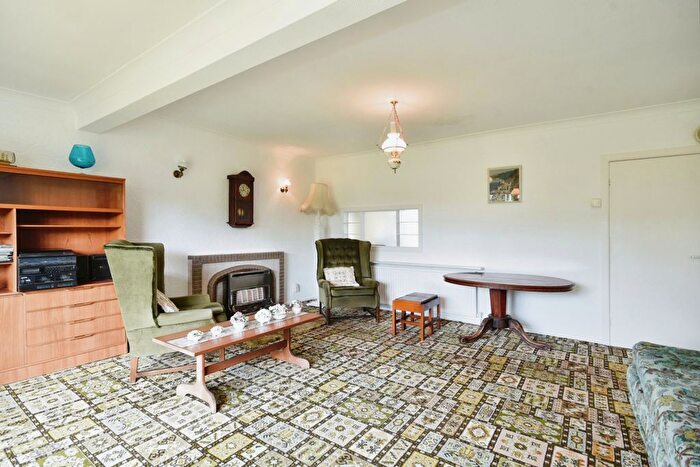 2 Bedroom Bungalow For Sale In Bridgefield Close, High Lane, Stockport, Greater Manchester, SK6