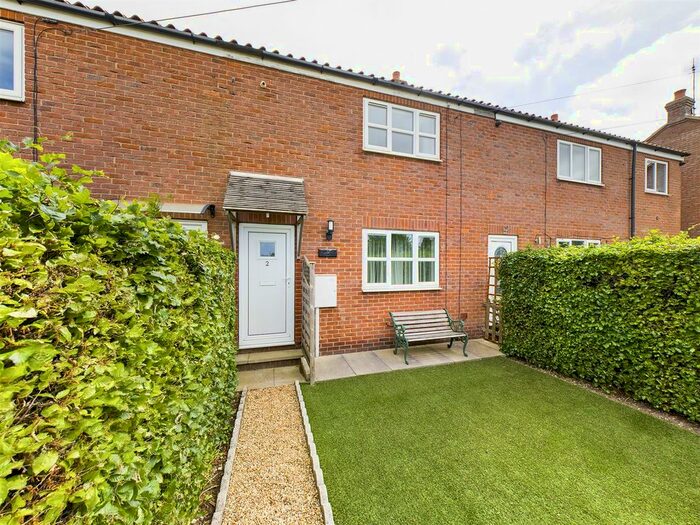 2 Bedroom Cottage For Sale In West Lutton, Malton, YO17