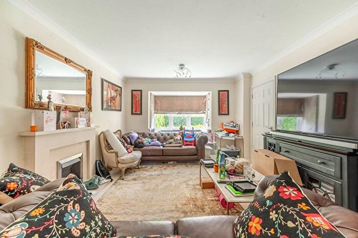 4 Bedroom Detached House To Rent In Padleford Lane, Stanmore, HA7