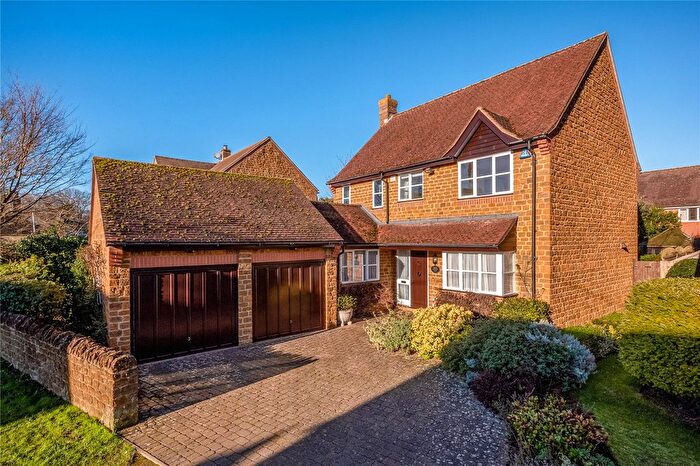 4 Bedroom Detached House For Sale In Earls Lane, Deddington, Banbury, Oxfordshire, OX15