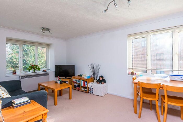 2 Bedroom Flat To Rent In Kipling Drive, Colliers Wood, London, SW19