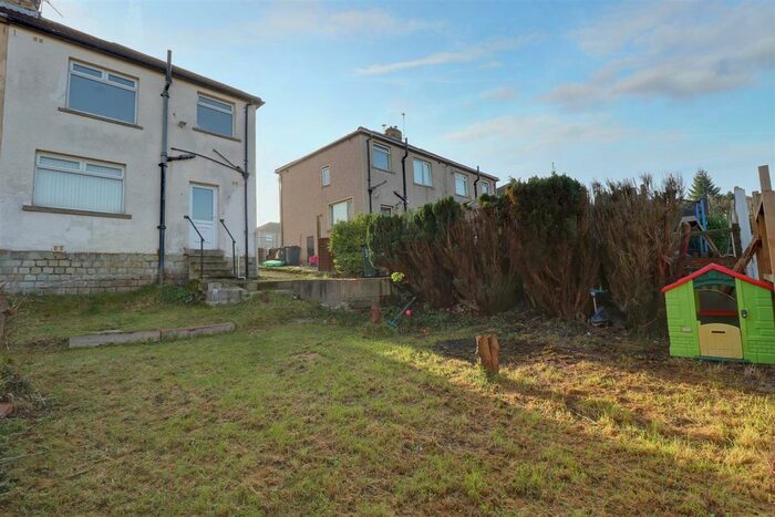 3 Bedroom Semi-Detached House To Rent In Fagley Drive, Eccleshill, Bradford BD2