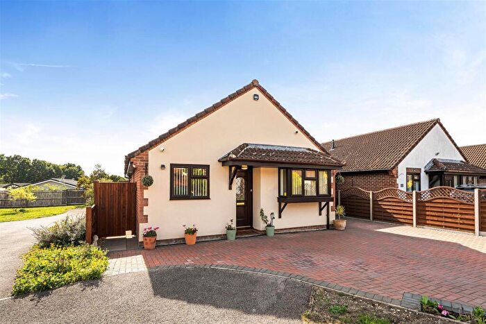 3 Bedroom Detached Bungalow For Sale In Catamaran Close, Warsash, SO31
