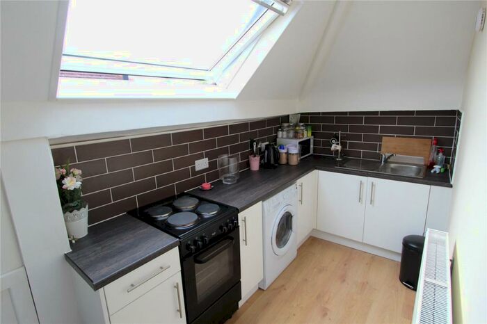 Apartment To Rent In Highview Gardens, Edgware, HA8