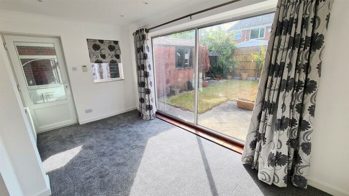 3 Bedroom House To Rent In Dunlin Close, Poynton, Stockport, SK12