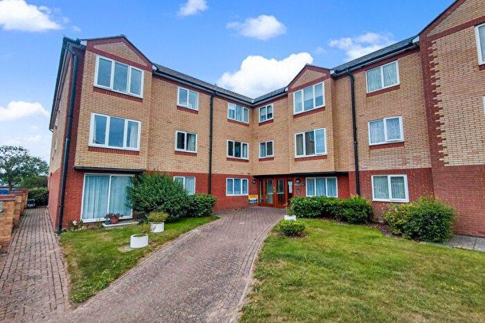 1 Bedroom Flat For Sale In Exeter Drive, Colchester, CO1