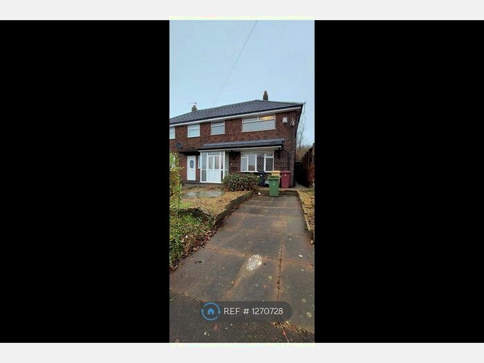 3 Bedroom Semi-Detached House To Rent In Winchester Way, Bolton BL2