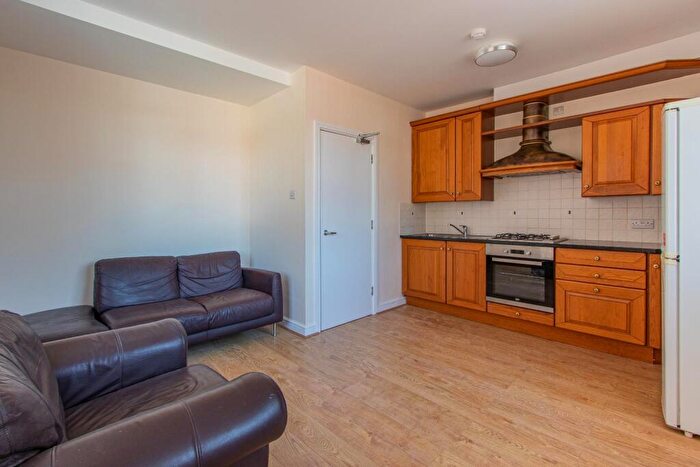 2 Bedroom Private Halls To Rent In Newport Road, Roath, CF24