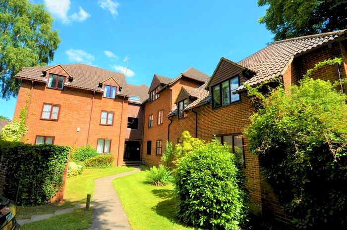 2 Bedroom Apartment To Rent In Summerhouse Road, Godalming, GU7