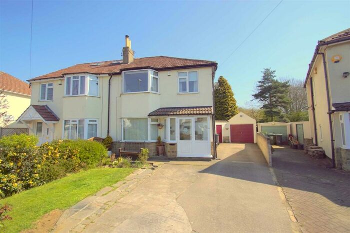 3 Bedroom Semi-Detached House To Rent In Ringwood Drive, Leeds, LS14