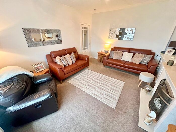 2 Bedroom Semi-Detached Bungalow For Sale In Shanks Crescent, Johnstone, PA5