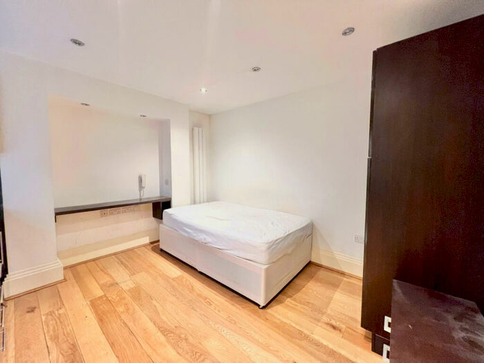 Flat To Rent In West End Lane, NW6