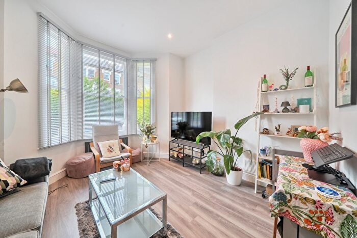 2 Bedroom Flat To Rent In Saltram Crescent, London, W9