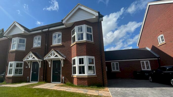 4 Bedroom House To Rent In Broadmead Avenue, Northampton, NN3