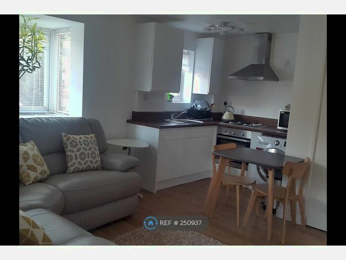 1 Bedroom End Of Terrace House To Rent In Halifield Drive, Belvedere, DA17