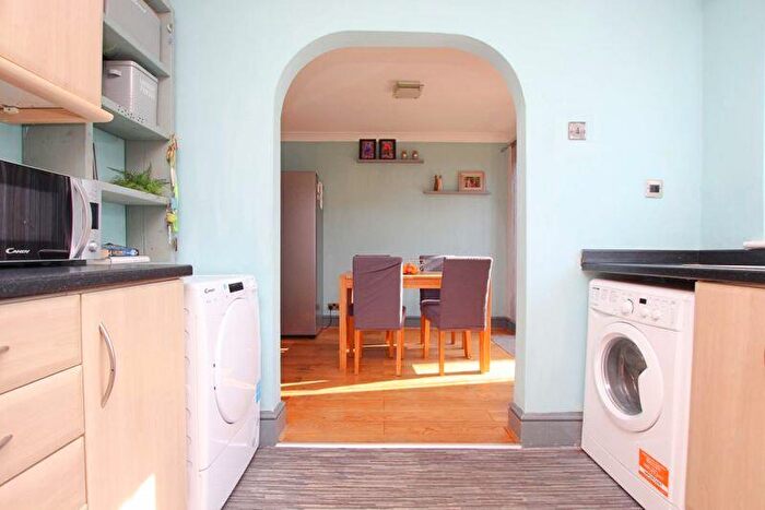 3 Bedroom End Of Terrace House For Sale In Abbots Way, Ulceby, DN39
