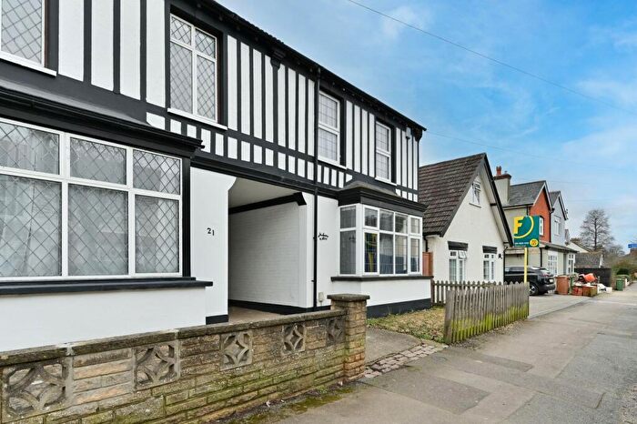 3 Bedroom Semi Detached House To Rent In Elmbrook Road, Sutton, SM1