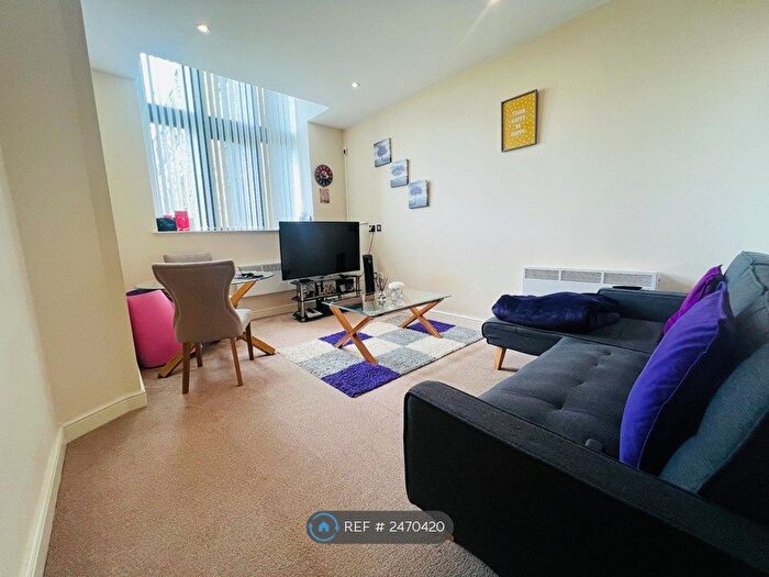 2 Bedroom Flat To Rent In Richardshaw Lane, Pudsey, LS28