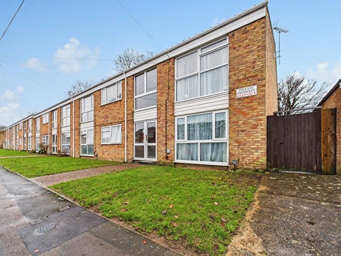 2 Bedroom Flat For Sale In Sedley Close, Gillingham, Kent, ME8
