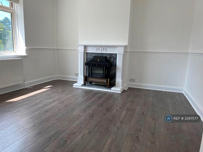 3 Bedroom Flat To Rent In Marlborough House, London, N4