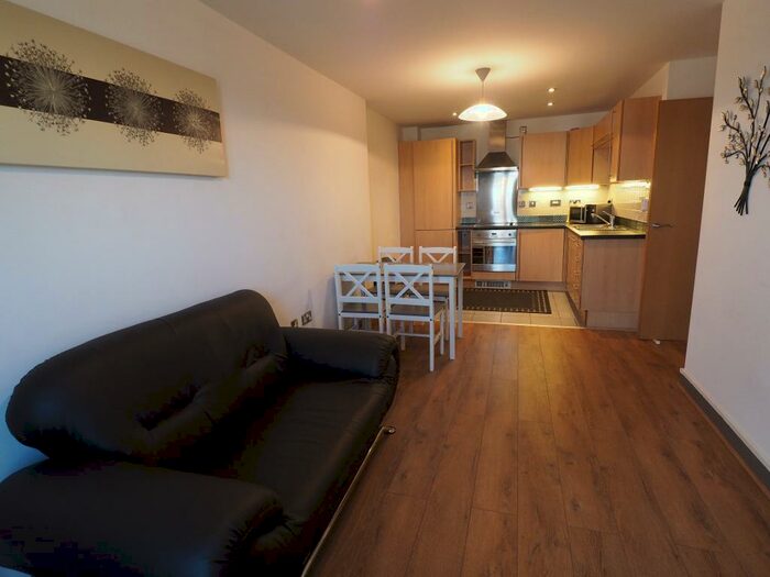 2 Bedroom Apartment To Rent In Queens Court, Dock Street, Hull, East Yorkshire, HU1