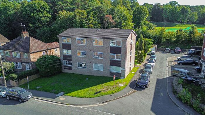 2 Bedroom Flat For Sale In Sydney Road, Haywards Heath, RH16
