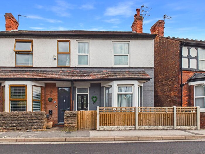 2 Bedroom Semi-detached House For Sale In Shearing Hill, Gedling, Nottingham, NG4