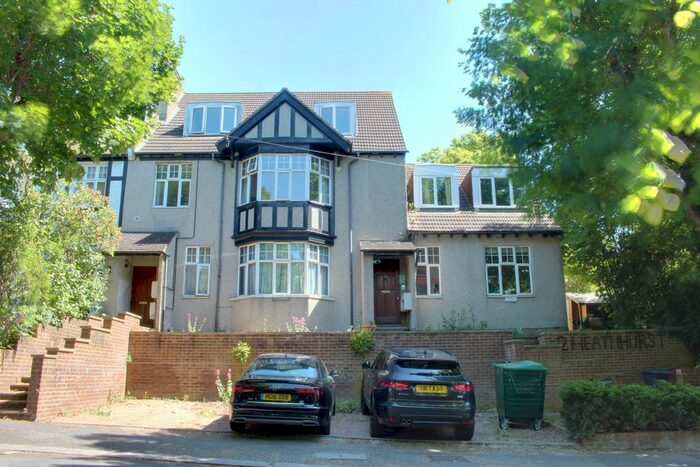 2 Bedroom Flat To Rent In Heathurst Road, Sanderstead, CR2