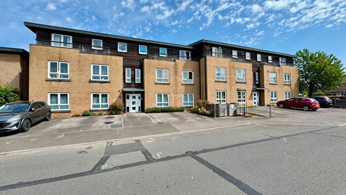 2 Bedroom Flat For Sale In Arbor House, Gaywood Drive, Newbury, RG14