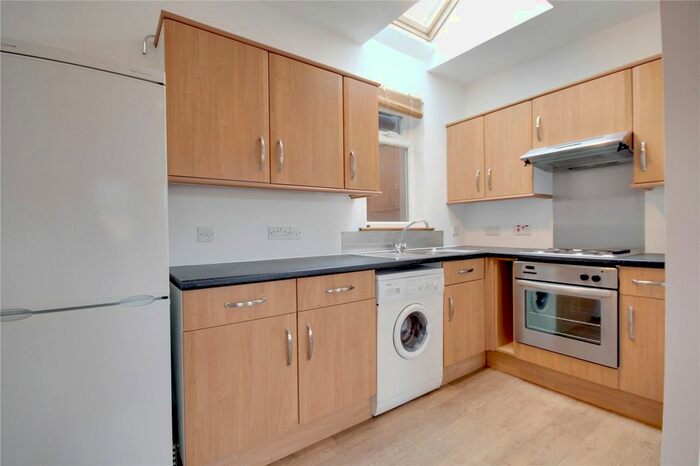 1 Bedroom Flat To Rent In Liberty Lane, Addlestone, Surrey, KT15