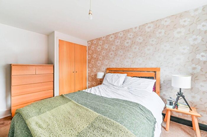 1 Bedroom Flat To Rent In Simpson Close, Thornton Heath, Croydon, CR0