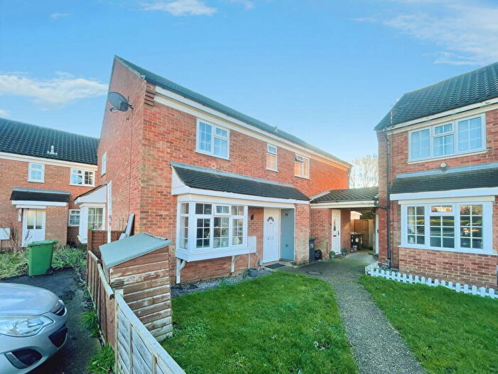 2 Bedroom Cluster House For Sale In Lincoln Crescent, Biggleswade, SG18