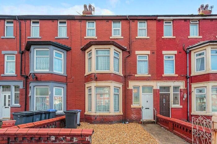 9 Bedroom Terraced House To Rent In Central Drive, Blackpool, Lancashire FY1