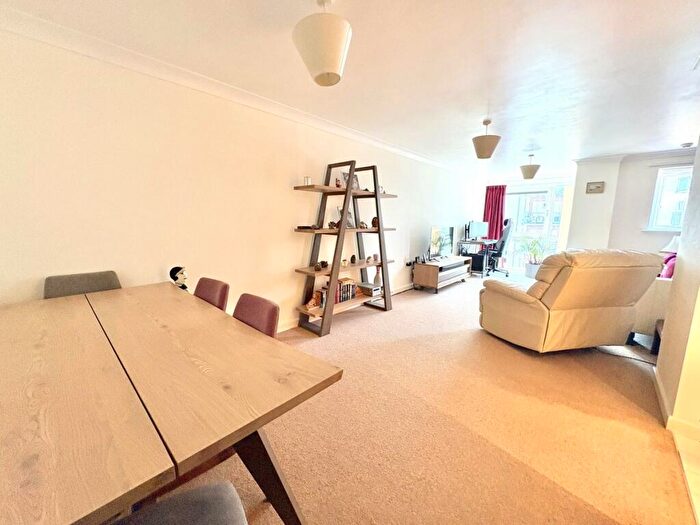 1 Bedroom Apartment For Sale In Avenel Way, Poole, BH15