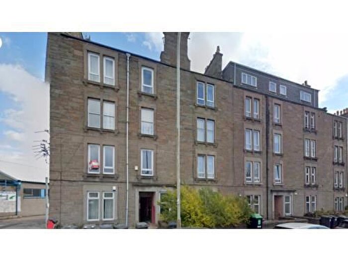 2 Bedroom Flat To Rent In Strathmartine Road, Dundee, DD3