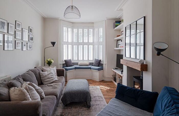 3 Bedroom Terraced House For Sale In Michael Road, Bushwood, London, E11