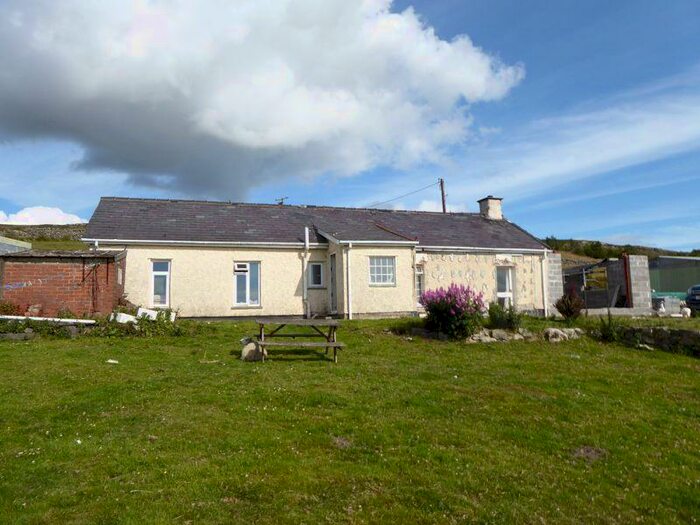 2 Bedroom Detached House For Sale In Waunfawr, LL55