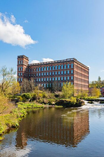 1 Bedroom Flat For Sale In / Thread Street, Paisley, PA1
