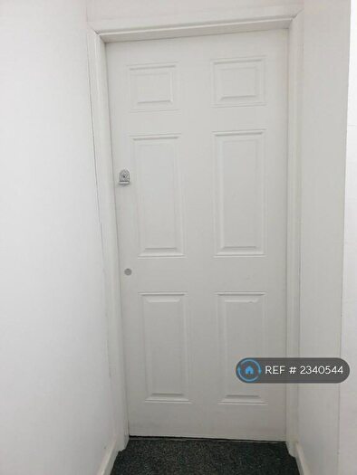 2 Bedroom Flat To Rent In Bordesley Green East, Stechford, Birmingham, B33