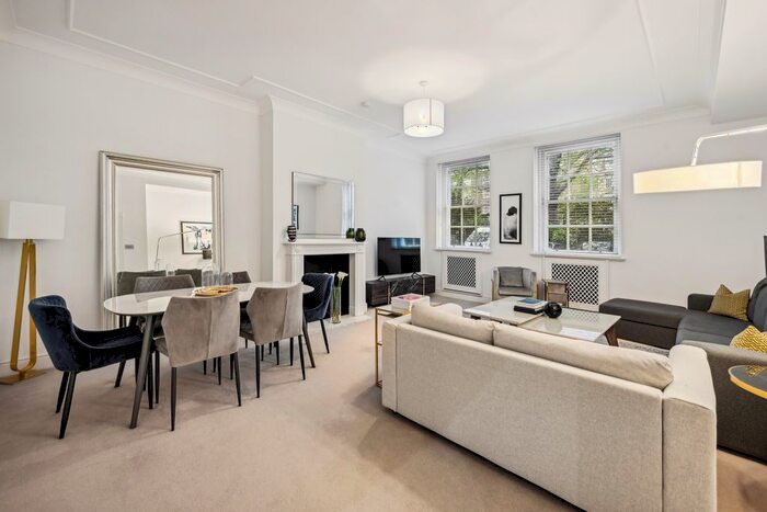 2 Bedroom Flat To Rent In Lowndes Square, Knightsbridge, London, SW1X