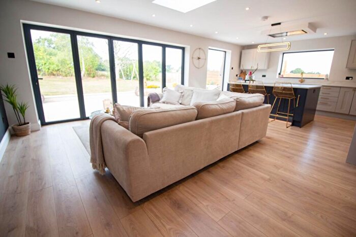 4 Bedroom Detached House For Sale In Lipyeate, BA3