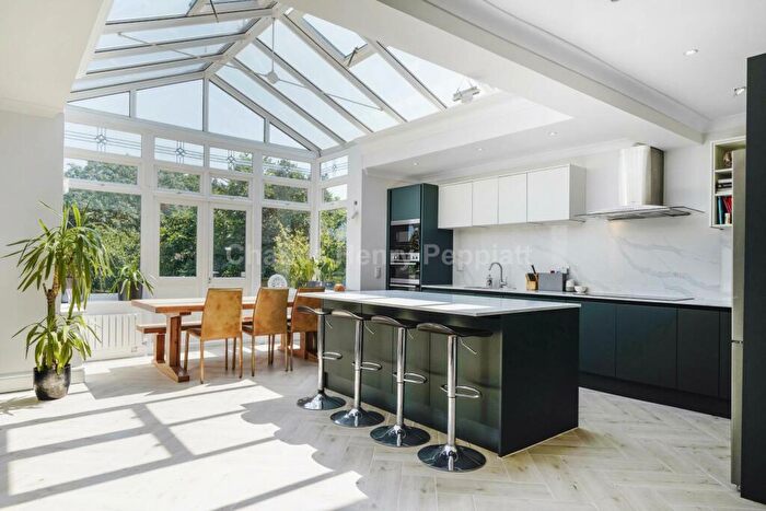 5 Bedroom Semi-Detached House To Rent In Langton Avenue, Whetstone, N20