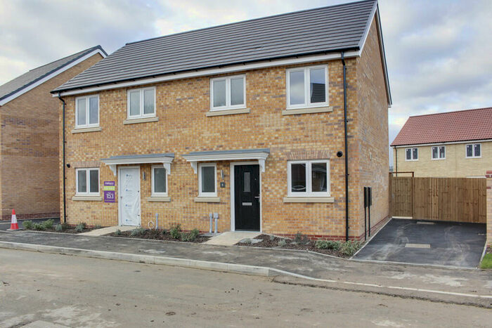 3 Bedroom Semi-Detached House To Rent In Hawksworth Gardens, Bourne, PE10