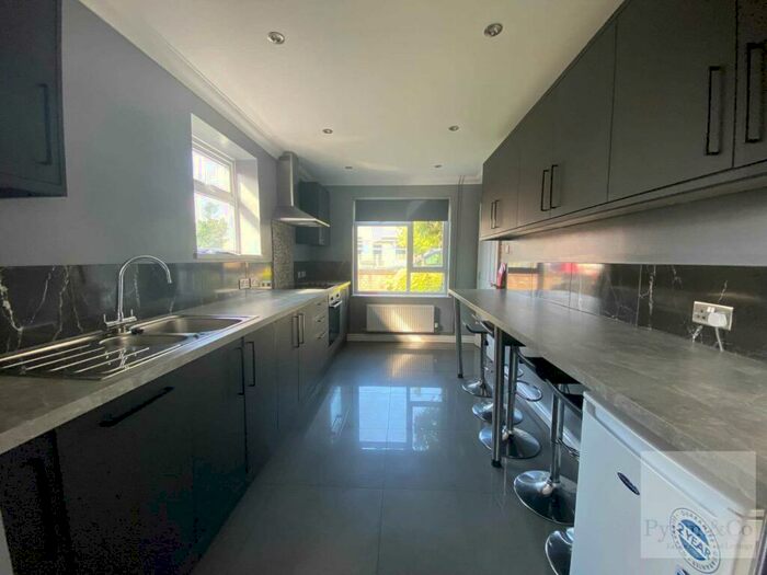 5 Bedroom Semi-Detached House To Rent In Lovelace Road, Norwich, NR4