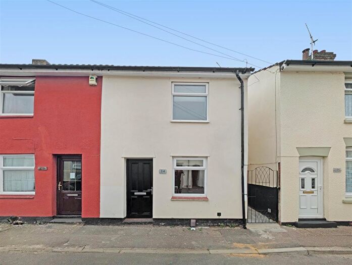 2 Bedroom Semi Detached House To Rent In New Park Street, Colchester, CO1