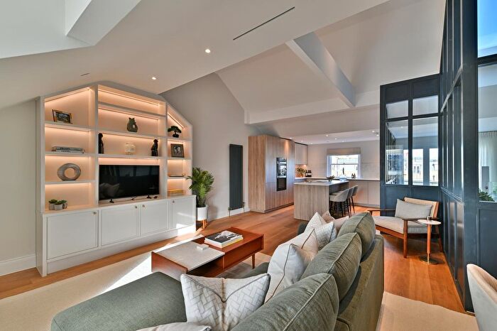 3 Bedroom Flat For Sale In Roland Gardens, London, SW7