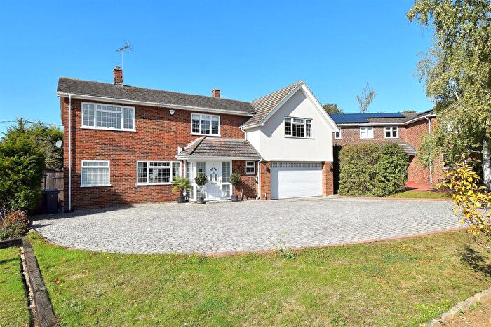 5 Bedroom Detached House For Sale In Chalklands, Sandon, CM2
