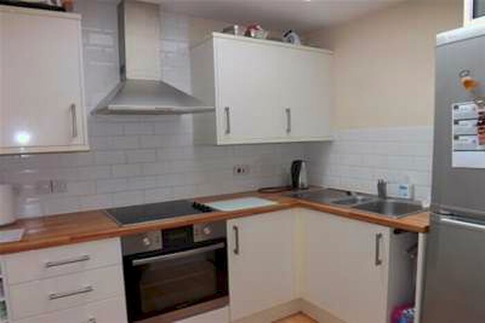 3 Bedroom Flat To Rent In London Road, Horndean, PO8