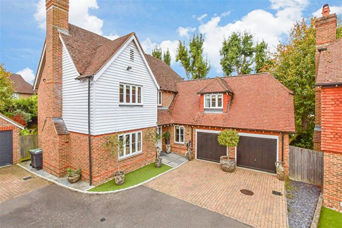 5 Bedroom Detached House For Sale In Busbridge Close, East Malling, West Malling, Kent, ME19