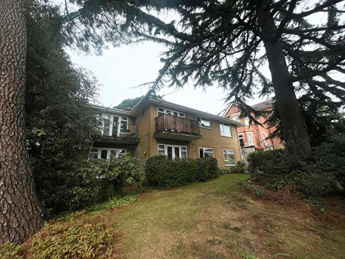 2 Bedroom Flat To Rent In Mansfield Road, Lower Parkstone, BH14